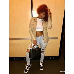 Meet your Posher, Maya